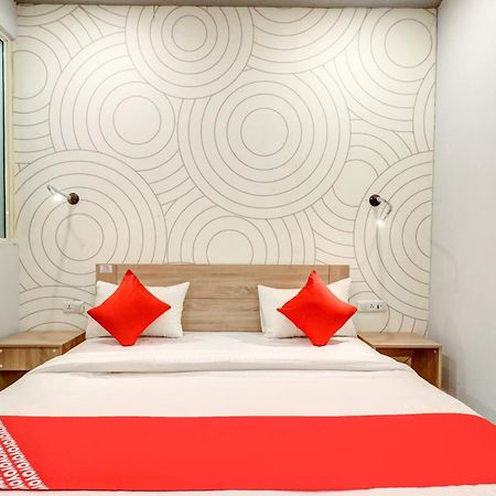 Hotel O Jps Grand Hotel Yeni Delhi Dış mekan fotoğraf