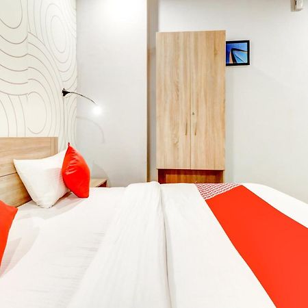 Hotel O Jps Grand Hotel Yeni Delhi Dış mekan fotoğraf