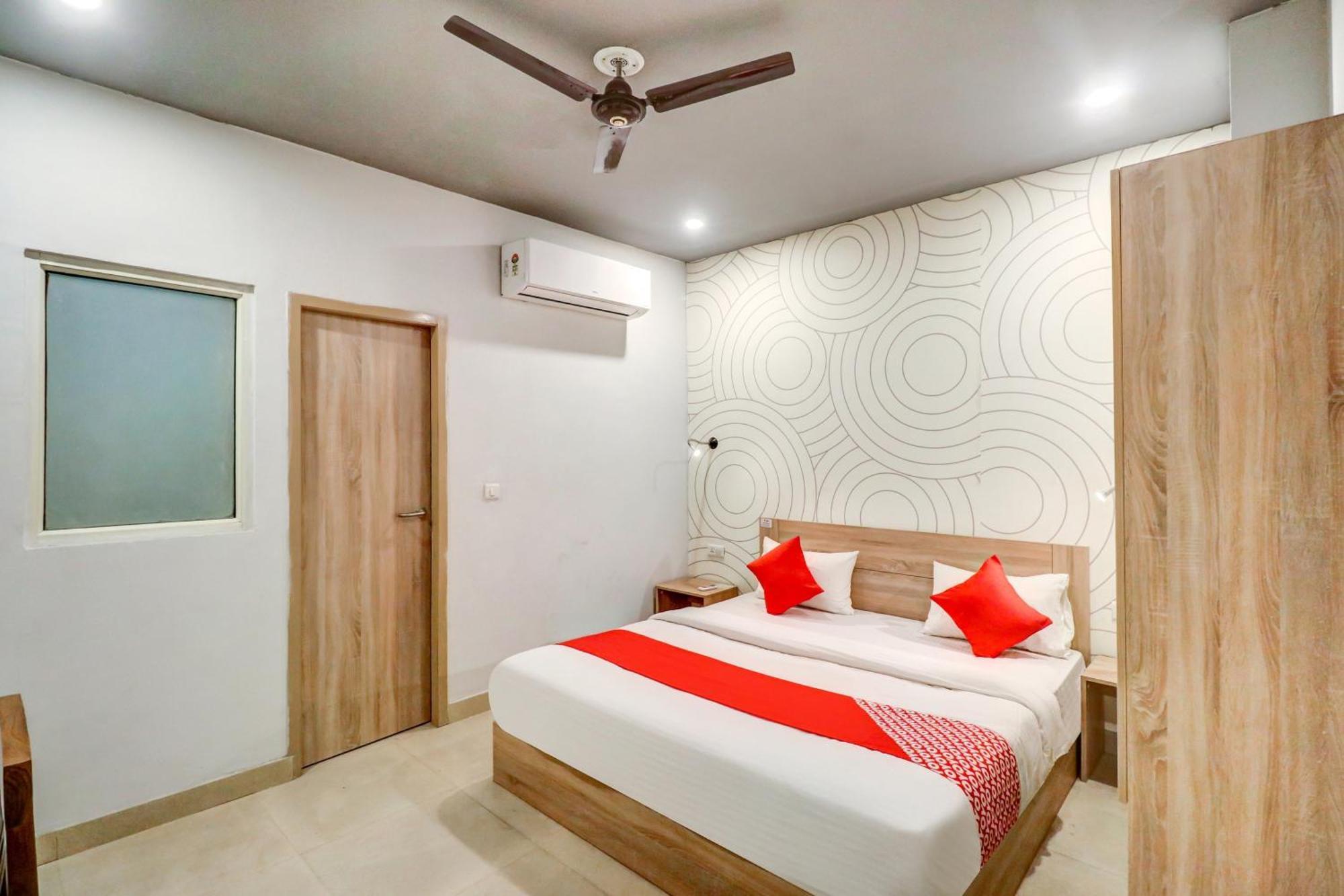 Hotel O Jps Grand Hotel Yeni Delhi Dış mekan fotoğraf