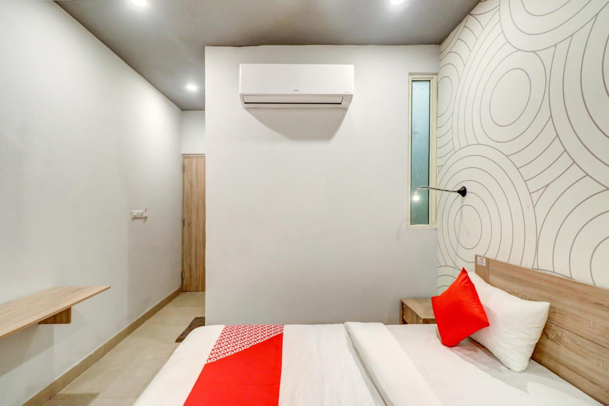 Hotel O Jps Grand Hotel Yeni Delhi Dış mekan fotoğraf