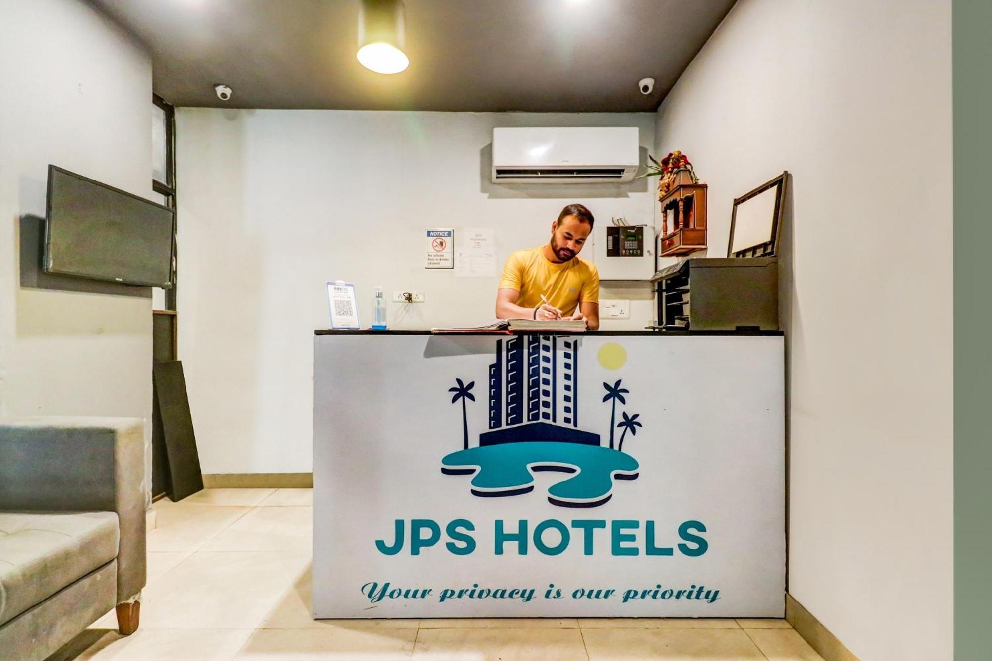 Hotel O Jps Grand Hotel Yeni Delhi Dış mekan fotoğraf
