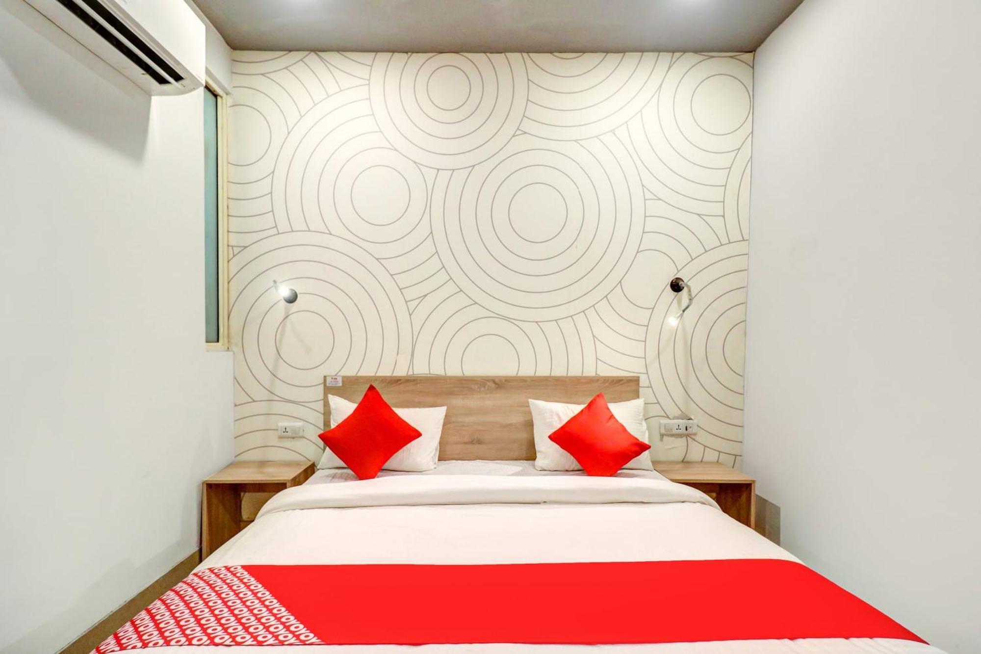 Hotel O Jps Grand Hotel Yeni Delhi Dış mekan fotoğraf