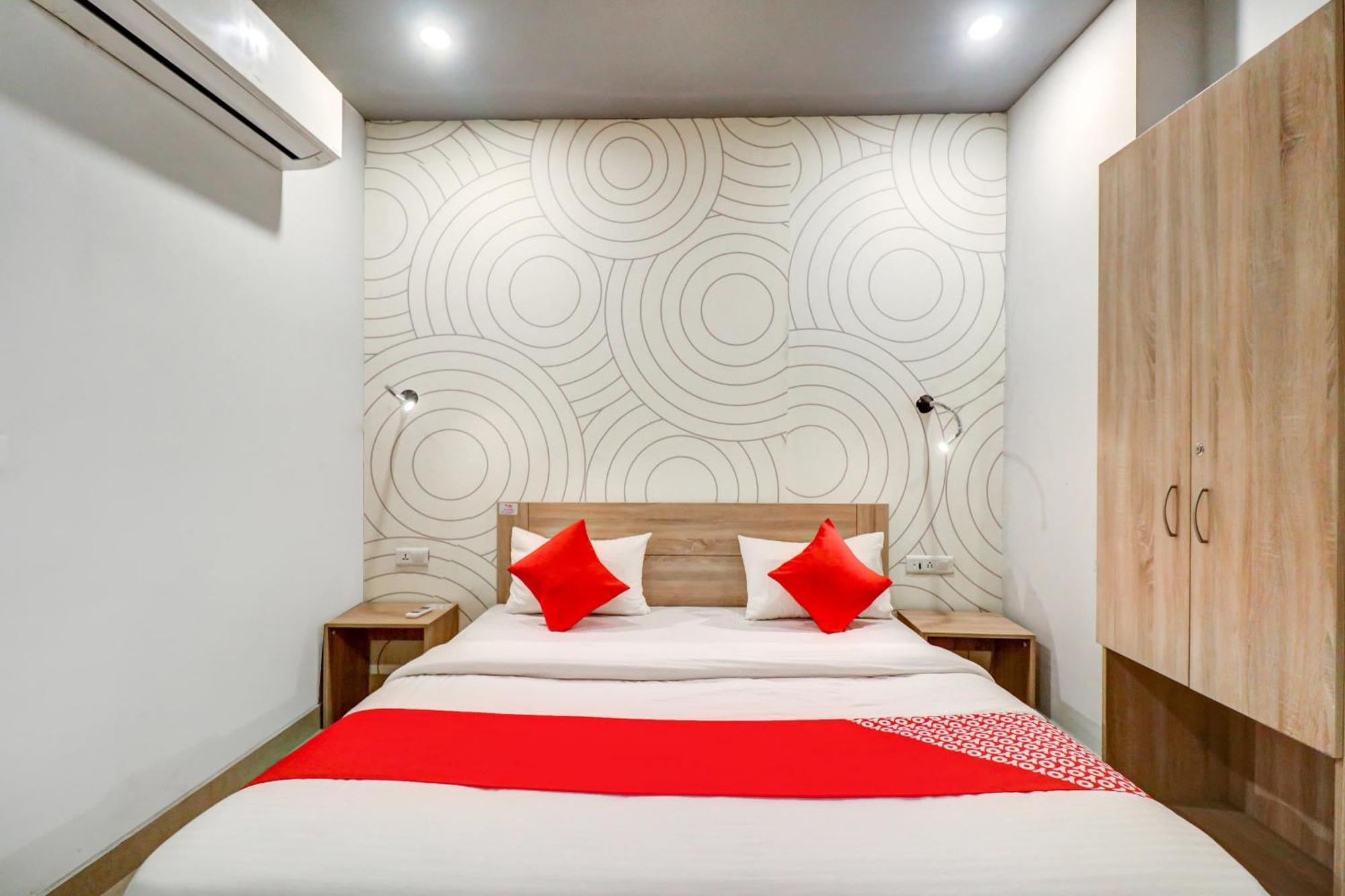 Hotel O Jps Grand Hotel Yeni Delhi Dış mekan fotoğraf
