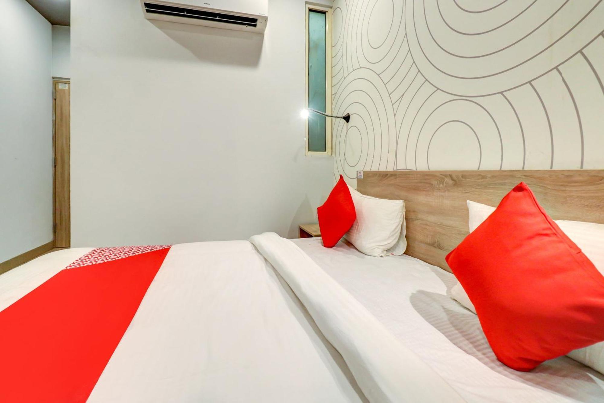 Hotel O Jps Grand Hotel Yeni Delhi Dış mekan fotoğraf